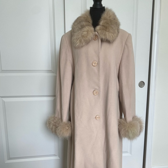 Women's Vintage Cream Coat with Real Fur Trim Size 14 - Picture 9 of 14